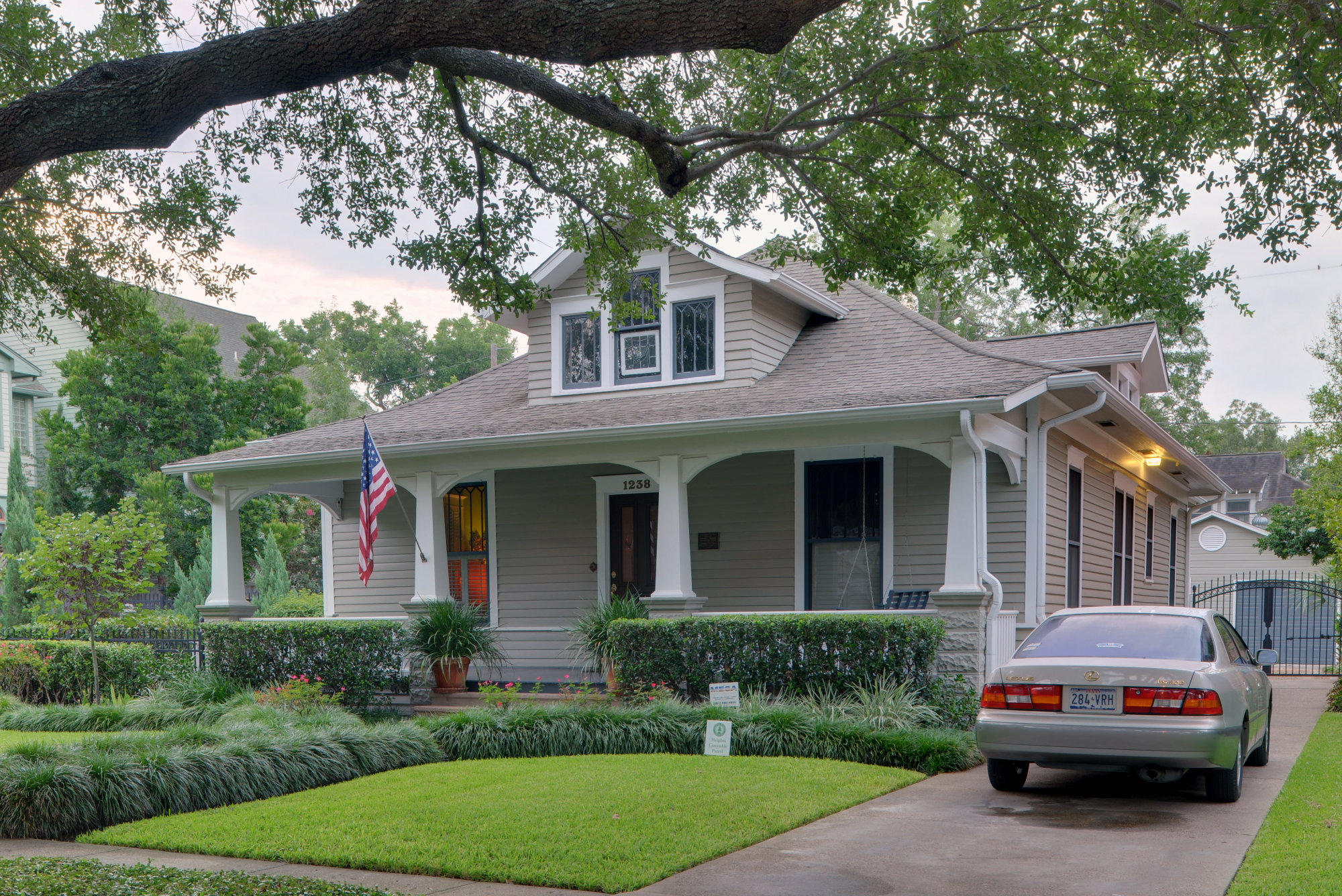 Bungalow House style